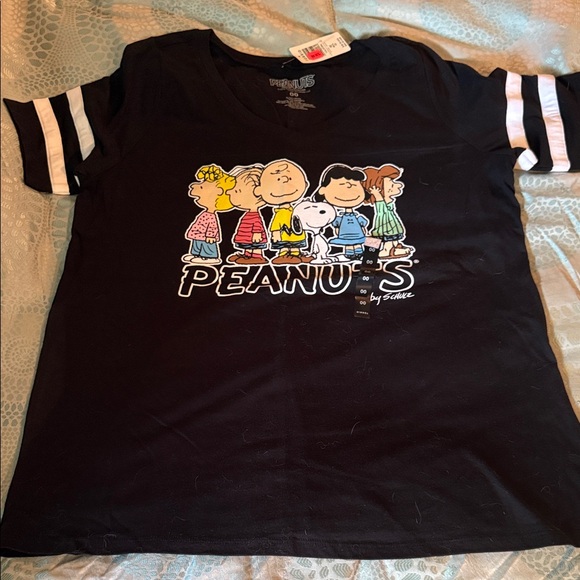 Torrid Black Peanuts Graphic Tee - Picture 1 of 4